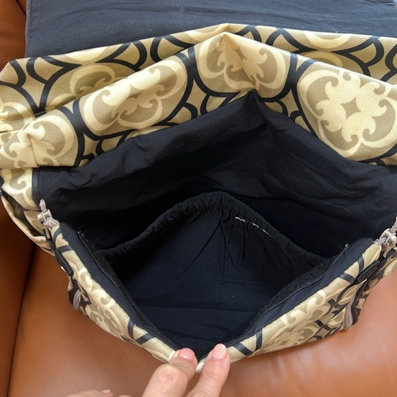 Petunia Pickle Bottom Diaper Backpack Diaper Bag - Picture 4 of 8